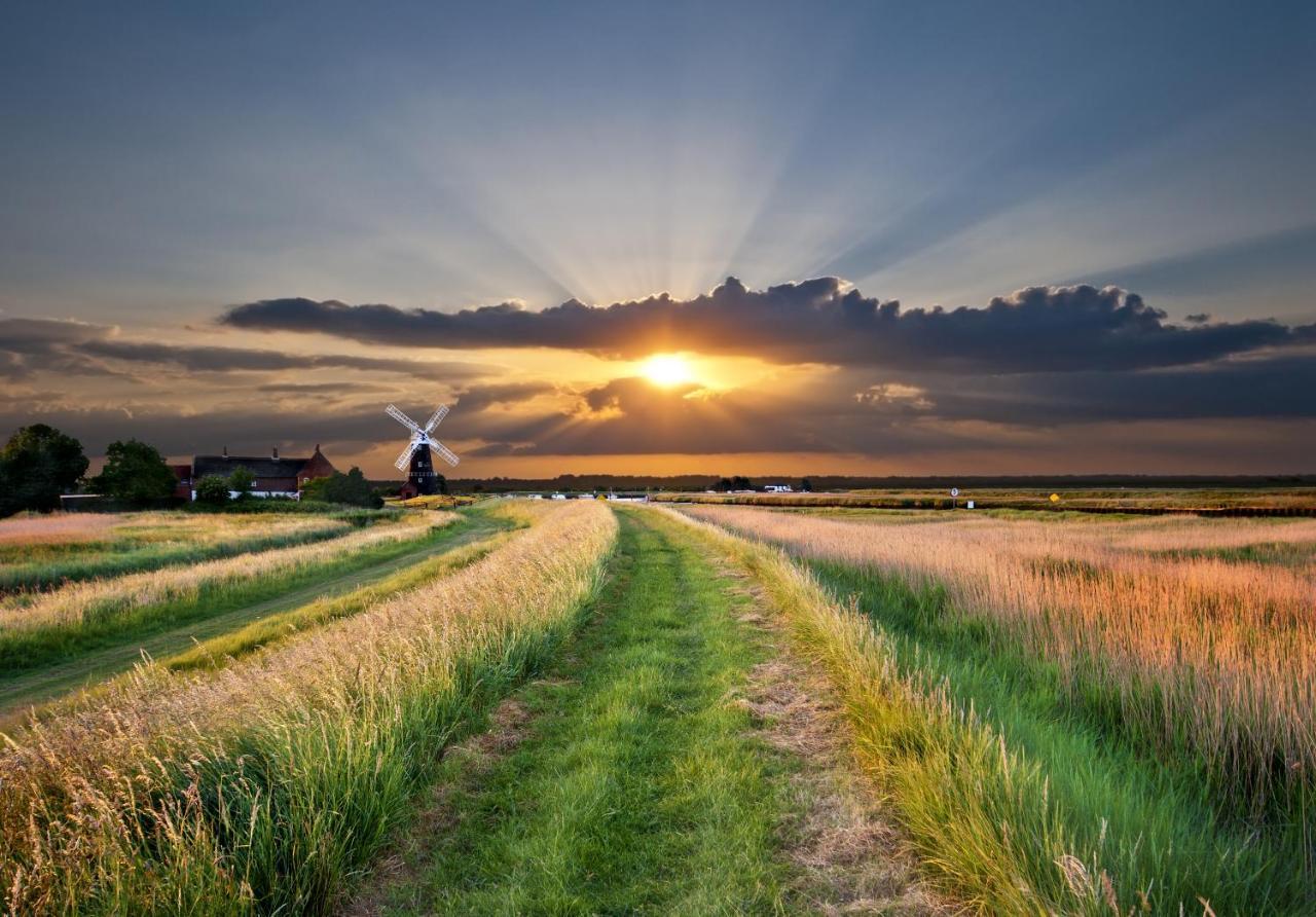 Superb Stokesby Barn Apartment - Norfolk Broads & Norwich 외부 사진